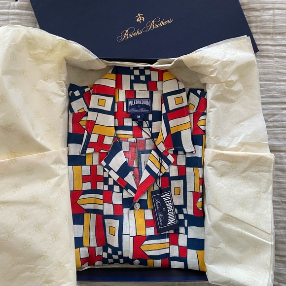 Brooks Brothers Et Vilebrequin Bowling
Shirt in the Mixed Signals Print - Picture 6 of 12